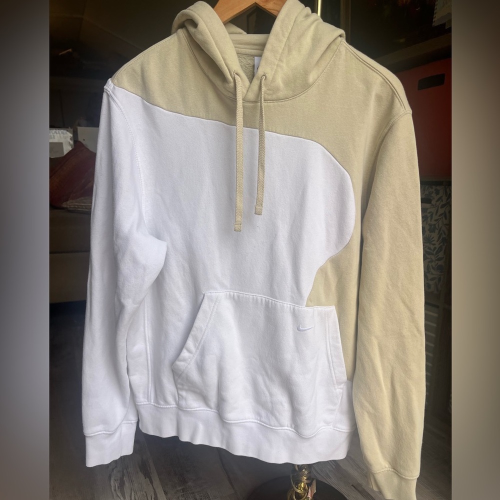 Nike men’s color clash pullover hoodie - medium - Picture 2 of 10